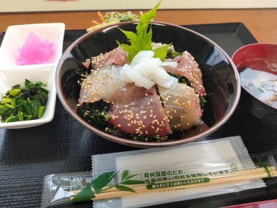 漬け丼定食の画像