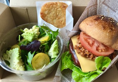 自家製ハンバーガーの画像
