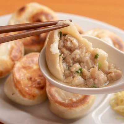 肉汁大爆発の餃子の画像
