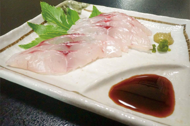 地魚の刺身の画像